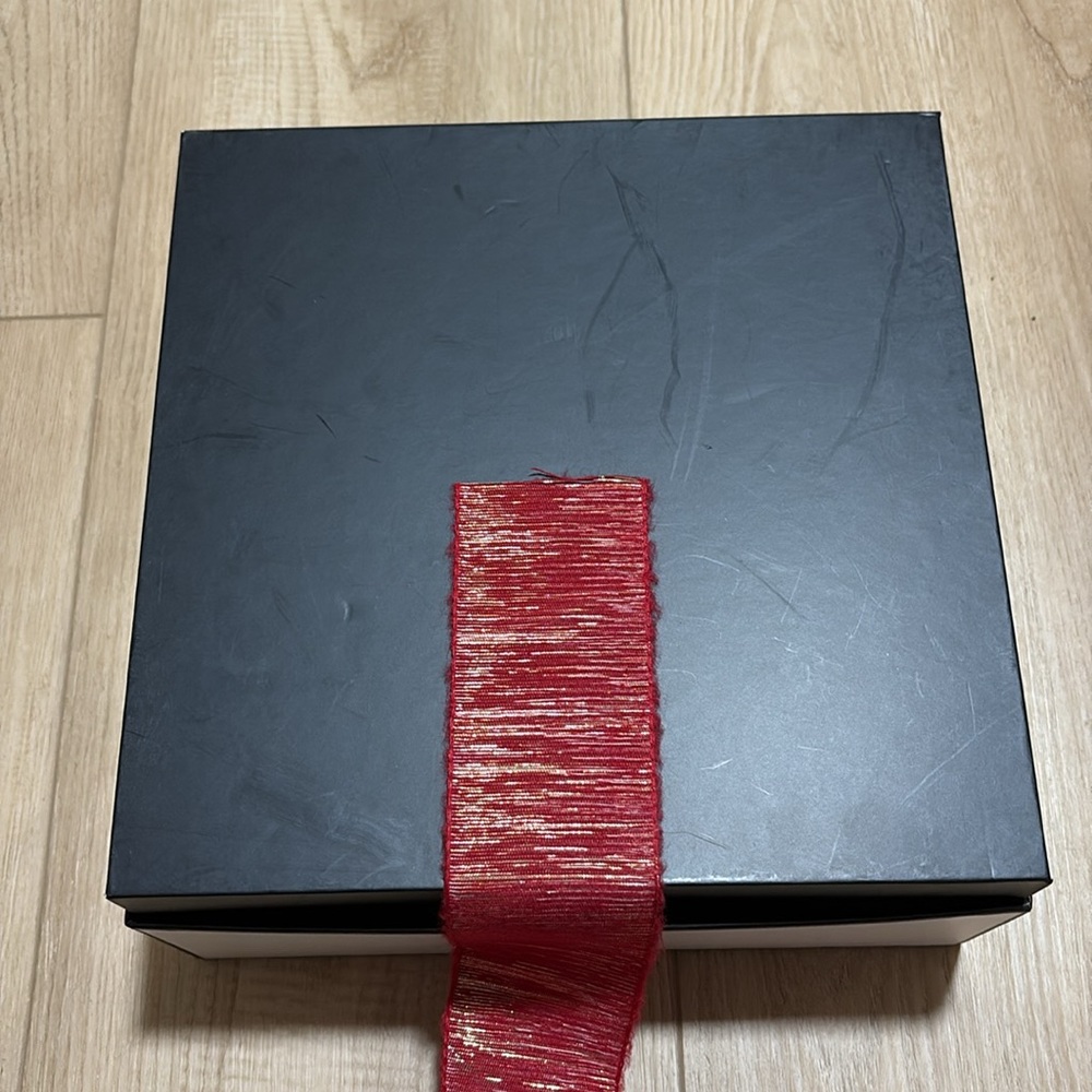 Chanel Gift Box with Holiday Ribbon - Picture 6 of 9